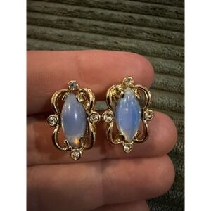 Vintage Sarah Coventry Gold Tone Marquis Cut Blue Opal & Crystal Clip On Earring